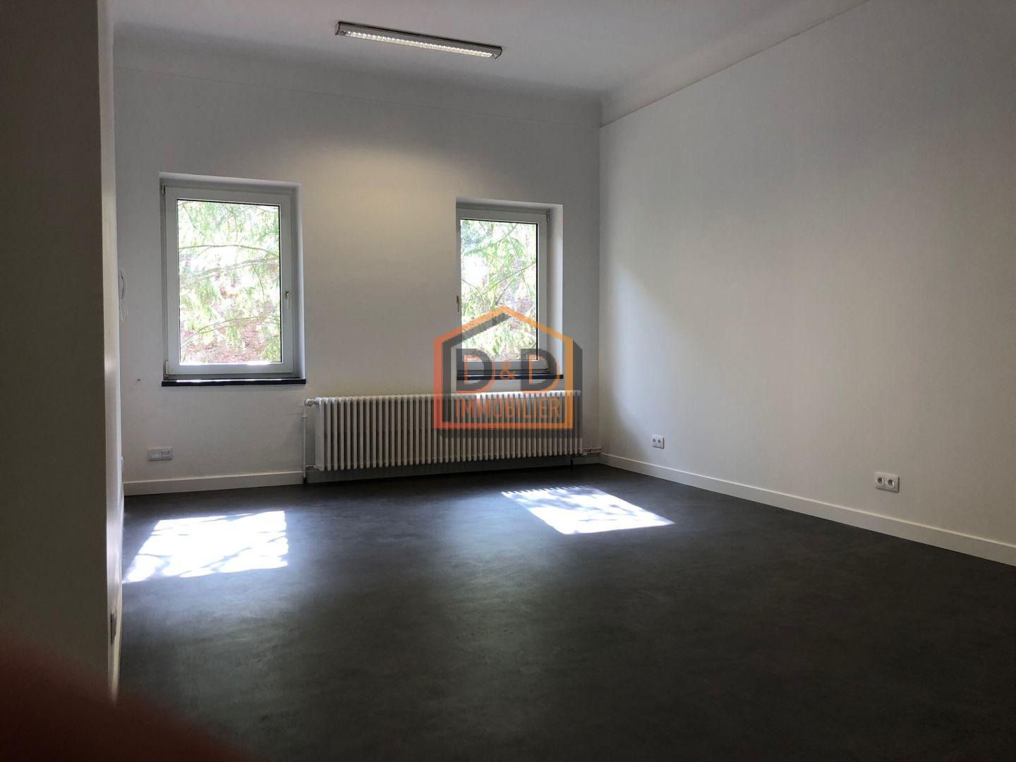 Bureau à Esch-Sur-Alzette, 40 m², 930 €/mois