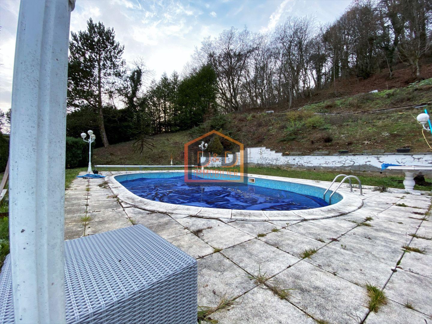 Maison à Lasauvage, 183 m², 3 chambres, 1 salle de bain, 1 garage, 325 000 €