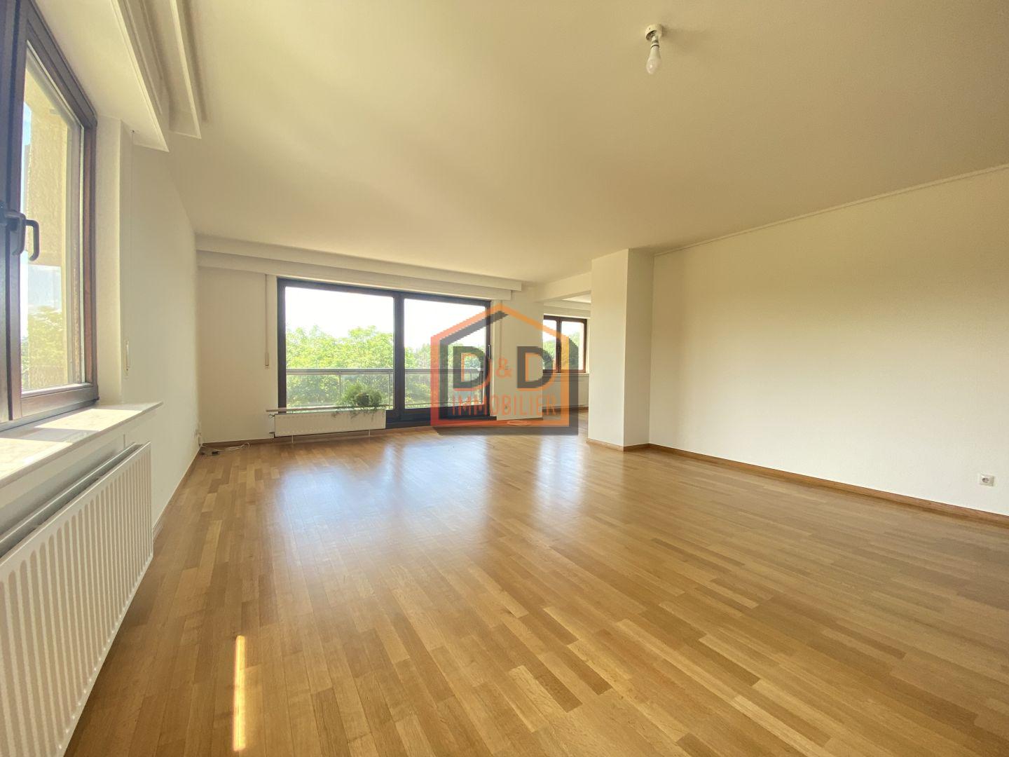 Appartement à Luxembourg-Limpertsberg, 114 m², 2 chambres, 2 salles de bain, 1 garage, 2 200 €/mois