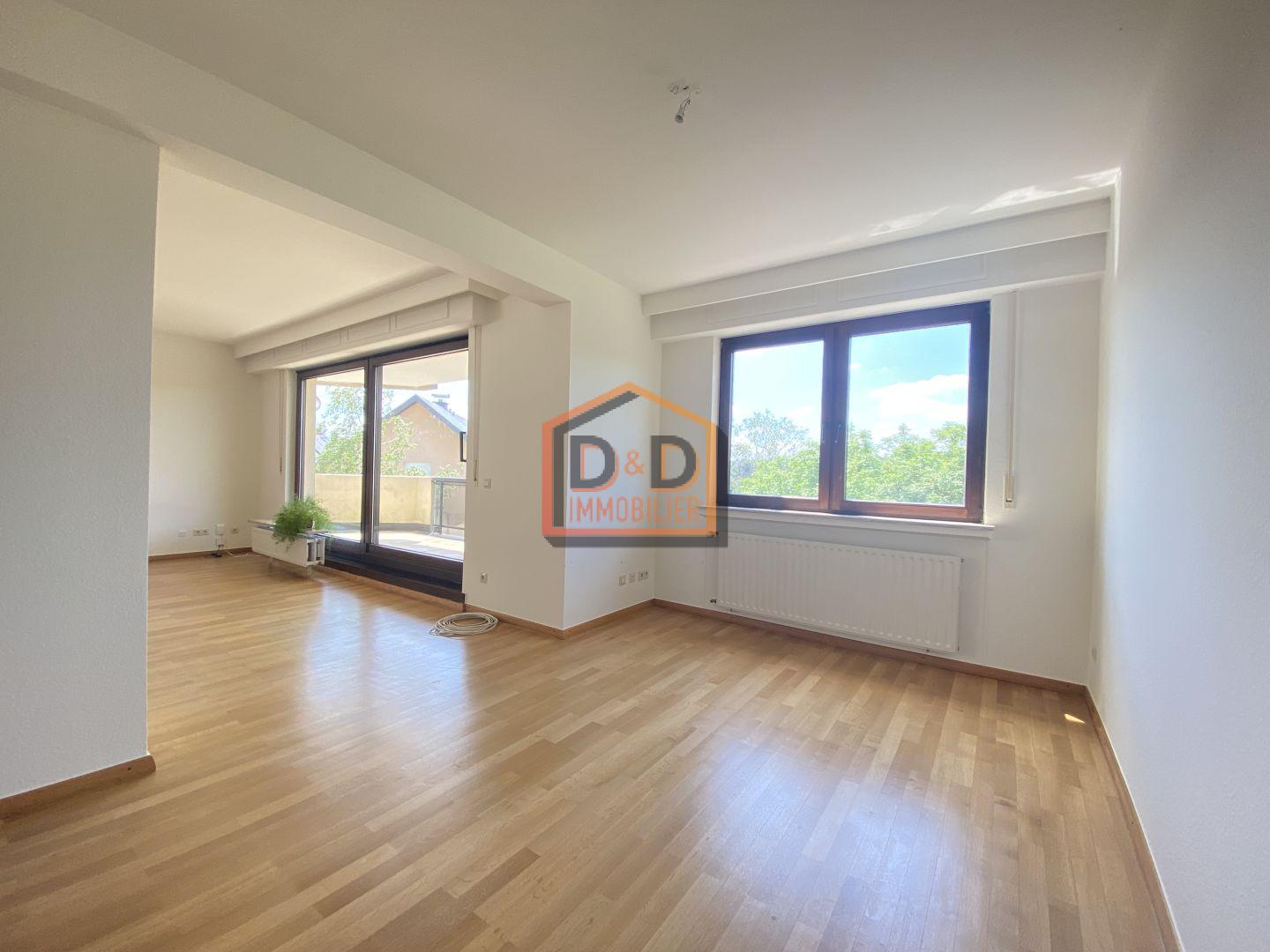 Appartement à Luxembourg-Limpertsberg, 114 m², 2 chambres, 2 salles de bain, 1 garage, 2 200 €/mois