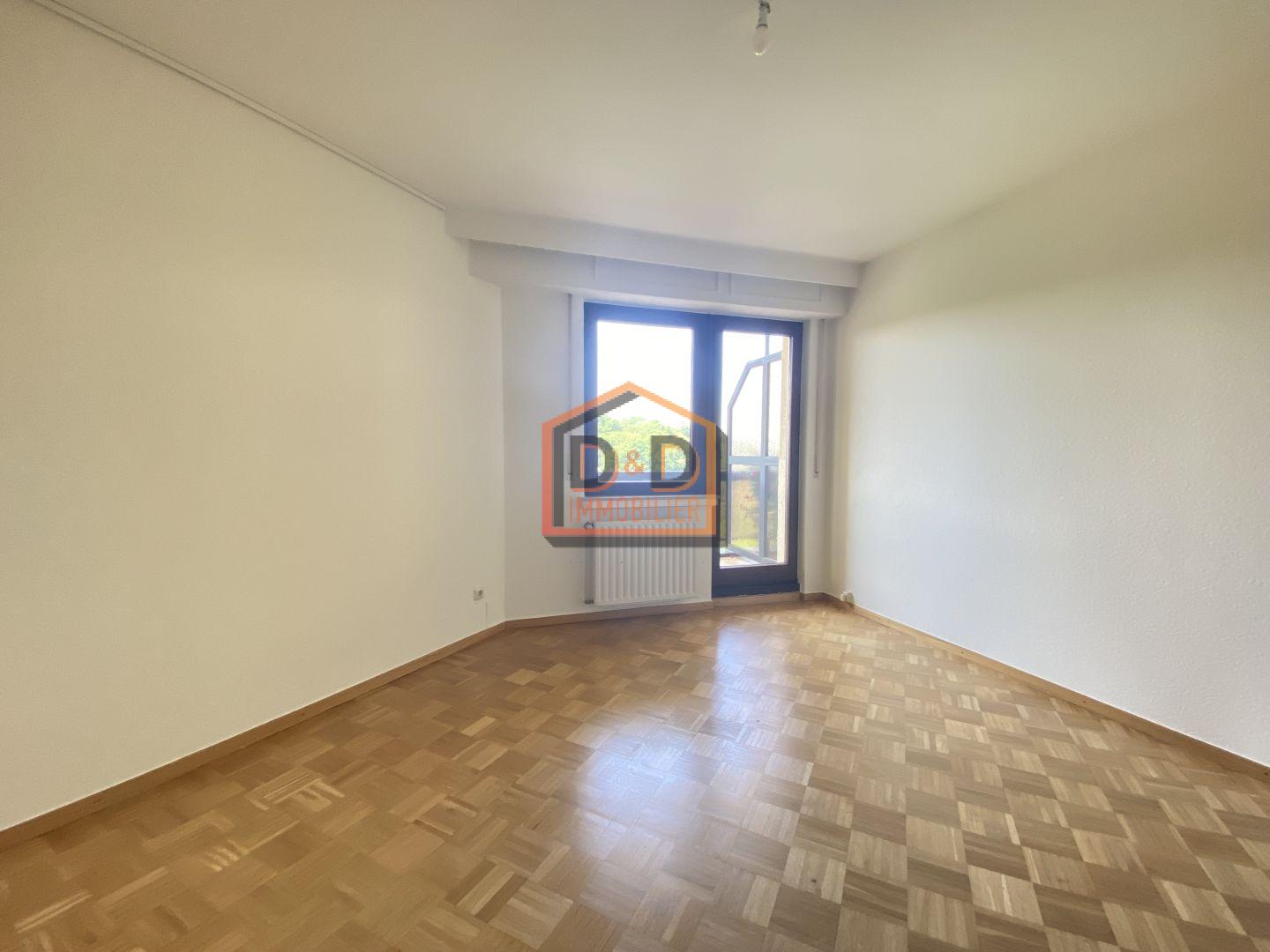 Appartement à Luxembourg-Limpertsberg, 114 m², 2 chambres, 2 salles de bain, 1 garage, 2 200 €/mois