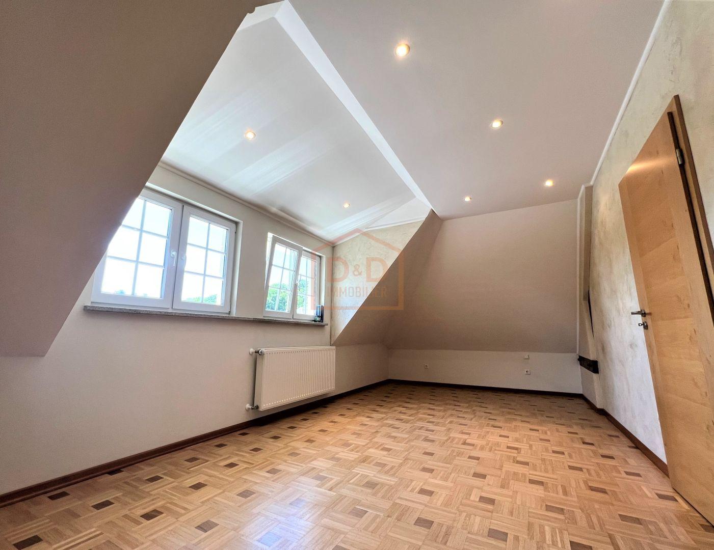 Maison à Leudelange, 300 m², 5 chambres, 1 salle de bain, 1 garage, 2 180 000 €